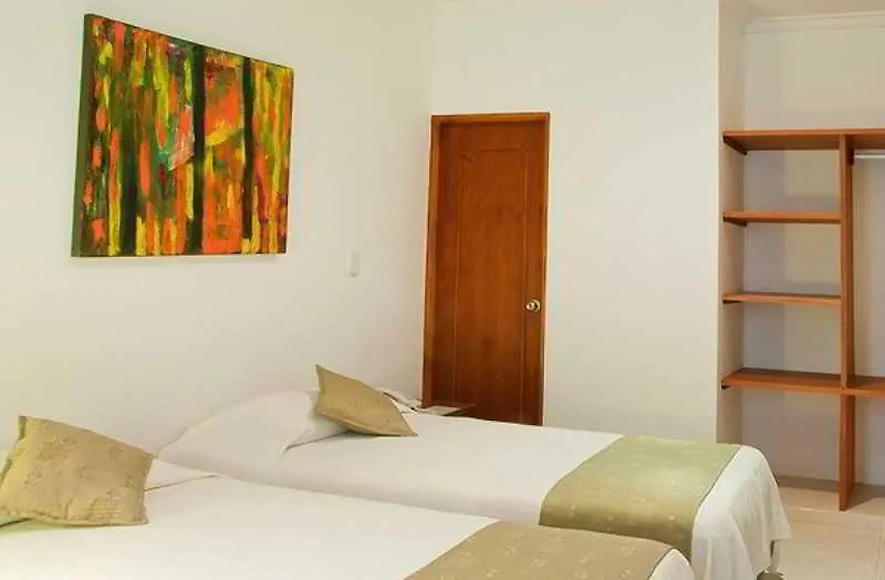 Hotel Puerta De Alcala Βιλιαβισένσιο 3*,