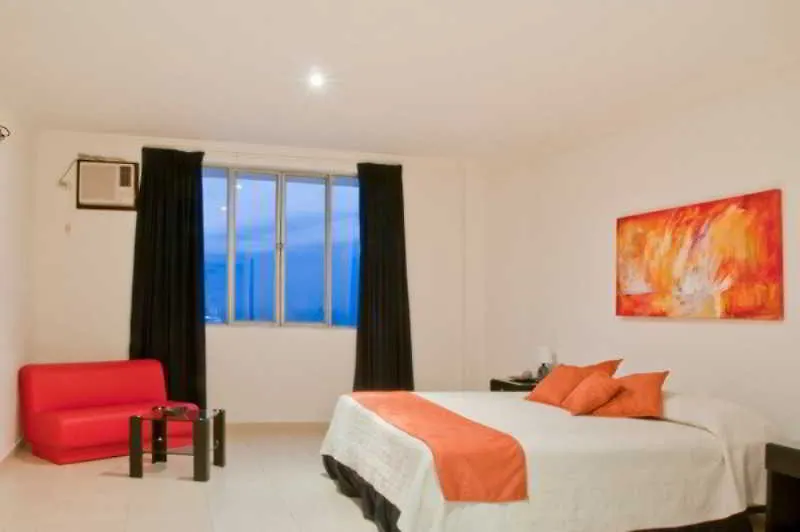 Hotel Puerta De Alcala Βιλιαβισένσιο